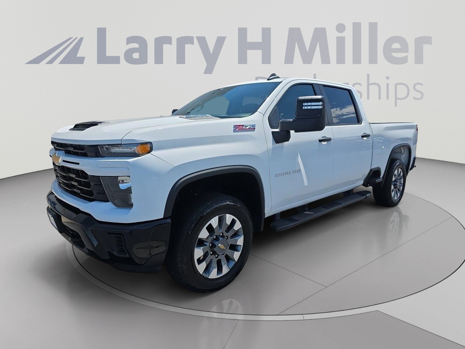 Used 2024 Chevrolet Silverado 2500 Custom w/ Custom Value Package AWD/4WD image 4
