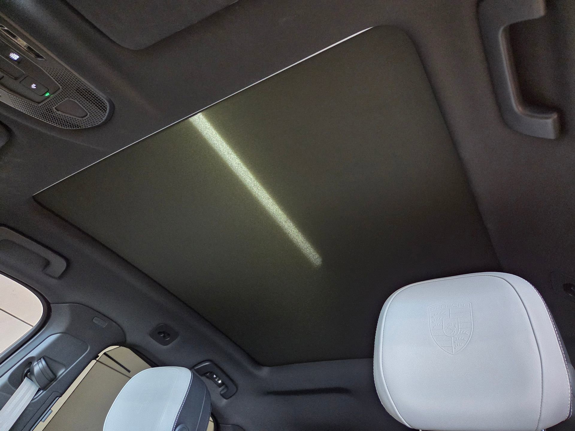 Certified 2026 Porsche Cayenne E-Hybrid Coupe AWD/4WD image 10