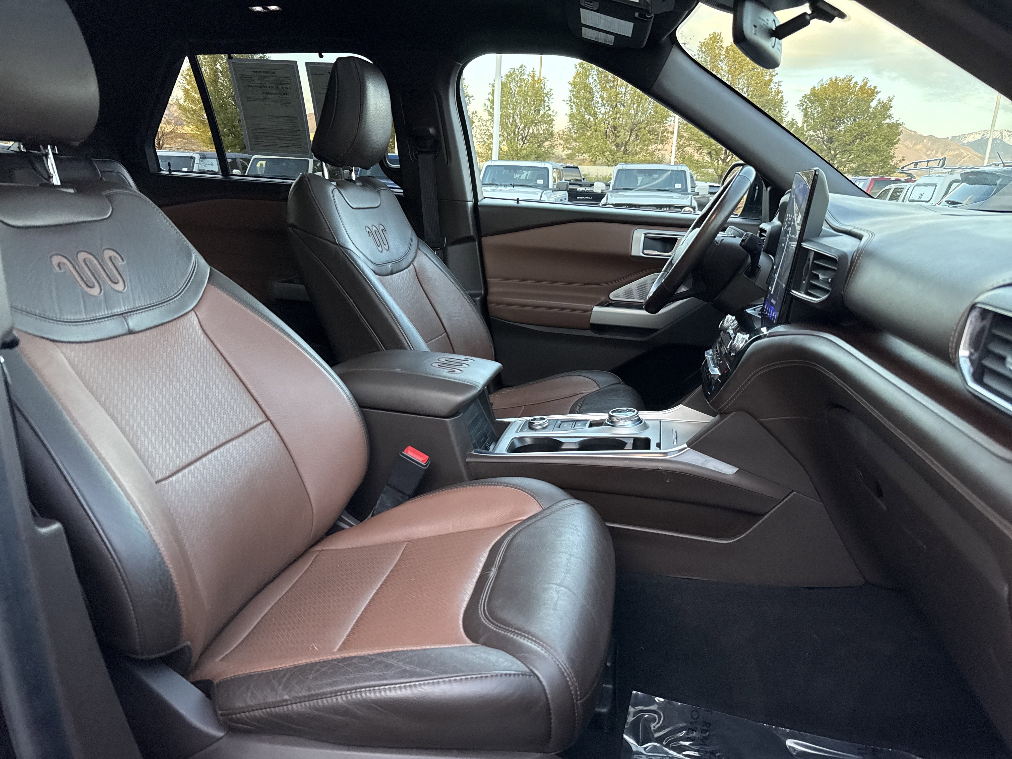 Used 2022 Ford Explorer King Ranch w/ Technology Package image 31