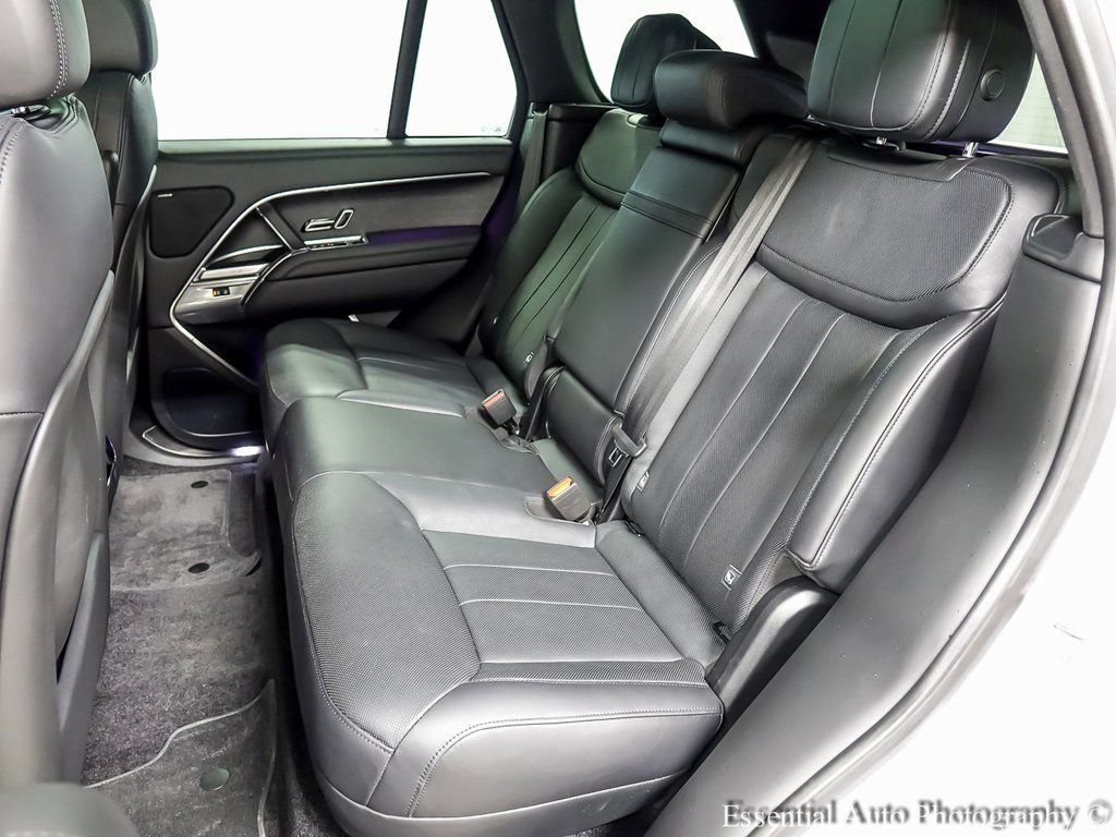 Used 2023 Land Rover Range Rover SE image 17