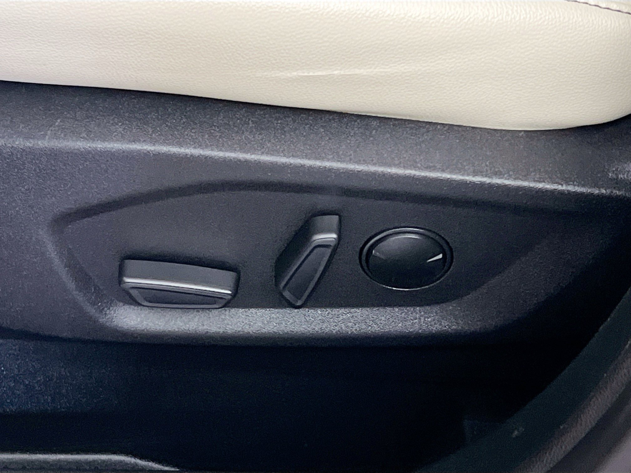 Used 2024 Ford Edge Titanium AWD/4WD image 15