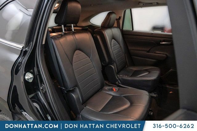 Used 2023 Toyota Highlander XLE image 30