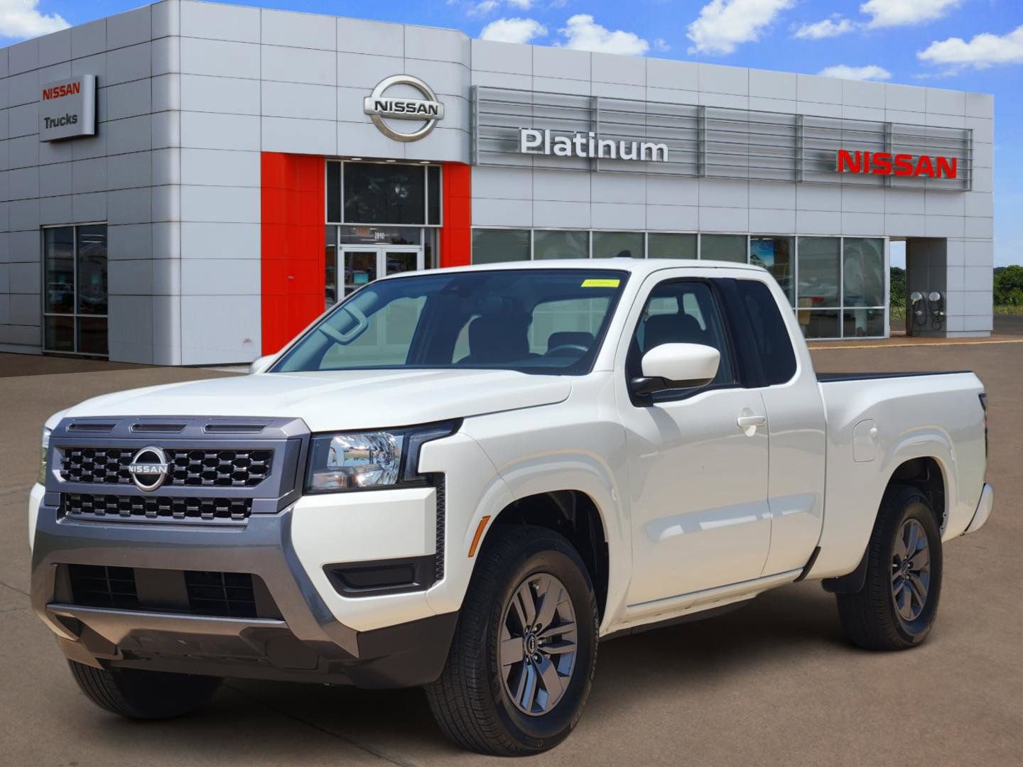 Used 2025 Nissan Frontier SV RWD image 2