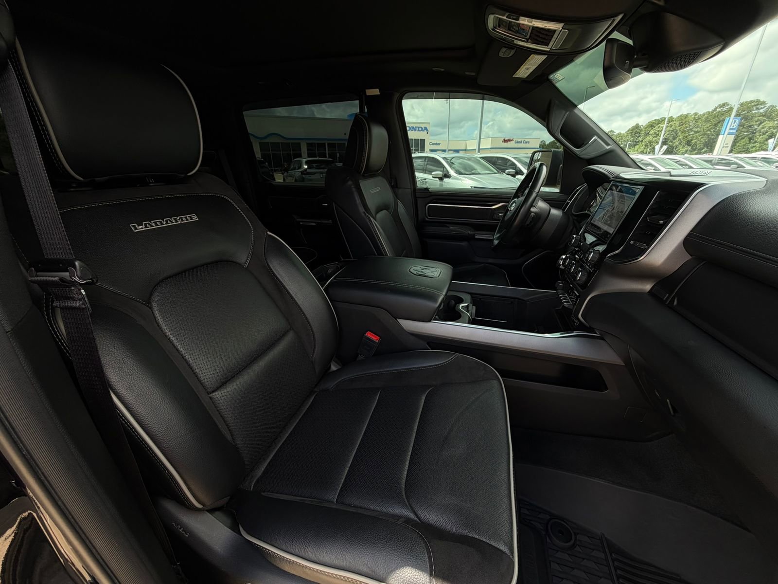 Used 2022 RAM 1500 Laramie w/ Sport Appearance Package AWD/4WD image 15
