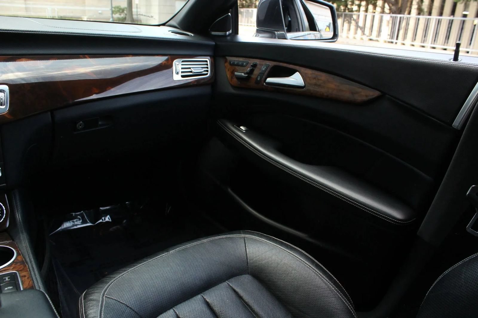 Used 2013 Mercedes-Benz CLS 550 w/ Premium I Pkg image 26