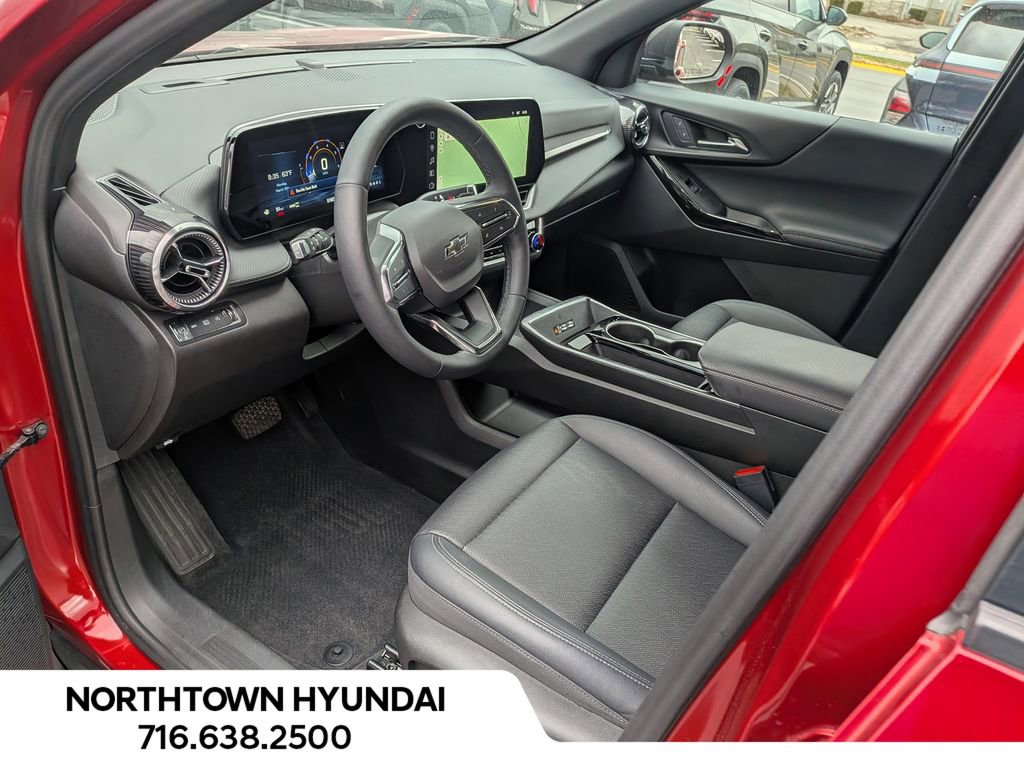 Used 2025 Chevrolet Equinox LT w/ Convenience Package II image 11