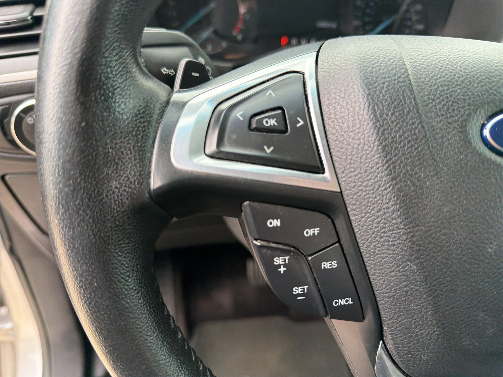 Used 2016 Ford Edge SEL AWD/4WD image 15