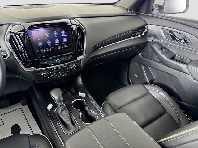 Used 2023 Chevrolet Traverse Premier image 24