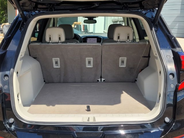 Used 2020 GMC Terrain Denali w/ Denali Premium Package FWD image 9