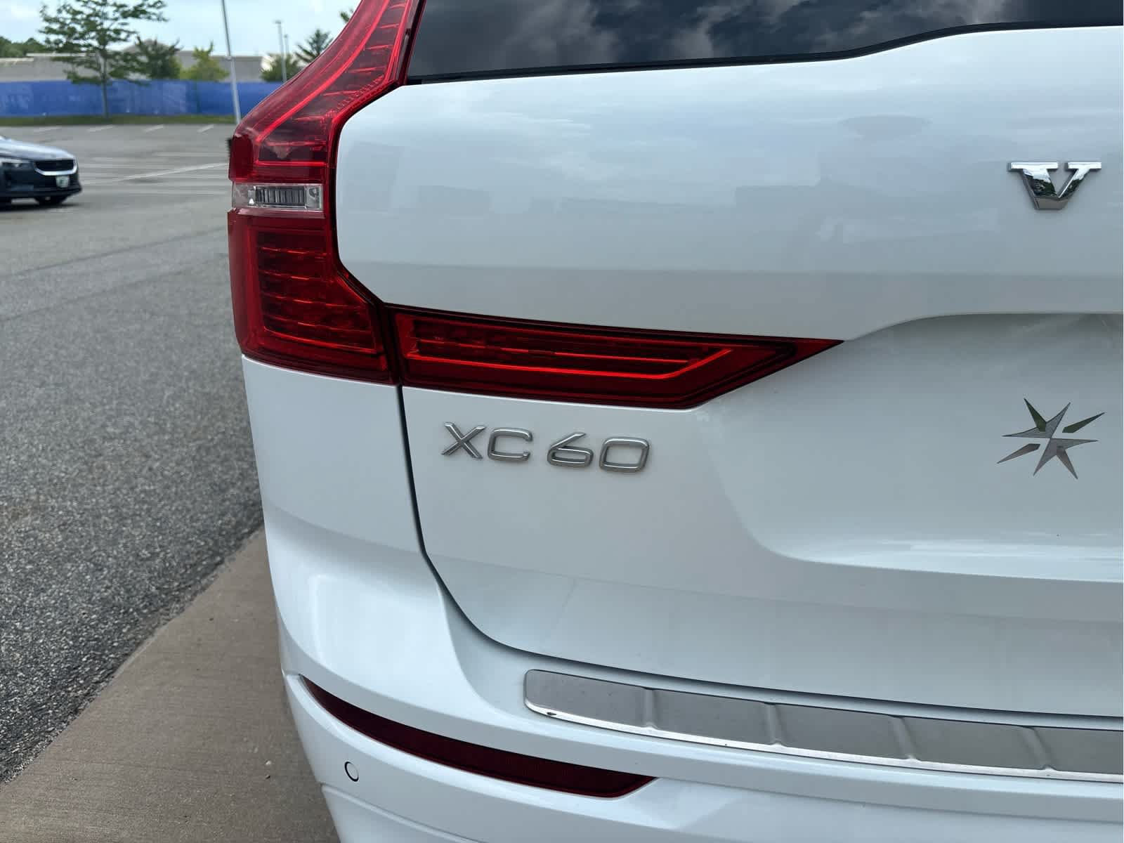 Used 2023 Volvo XC60 B5 Plus w/ Climate Package AWD/4WD image 9