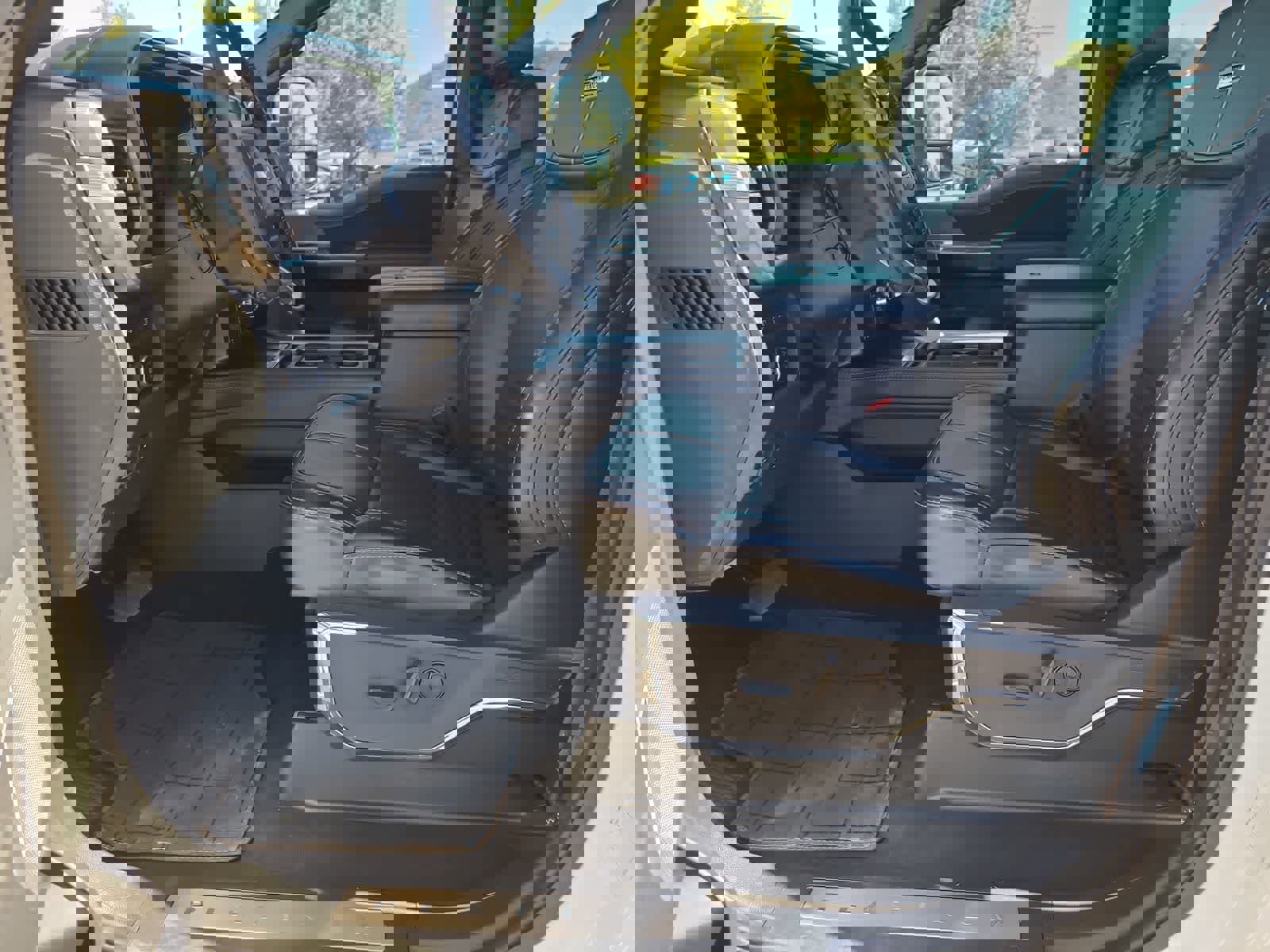 Used 2024 Ford F350 Platinum AWD/4WD image 19