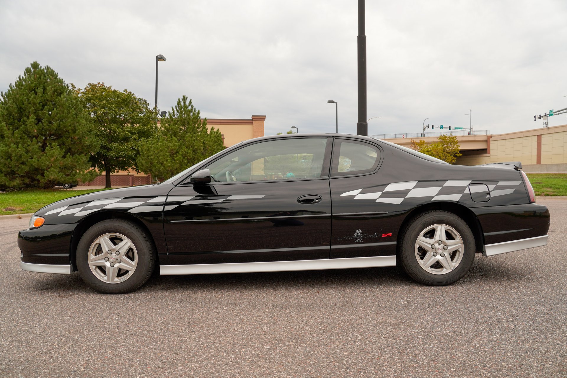 Used 2001 Chevrolet Monte Carlo SS FWD image 7
