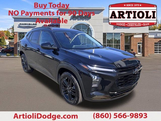 Used 2025 Chevrolet Trax ACTIV w/ Driver Confidence Package FWD image 1