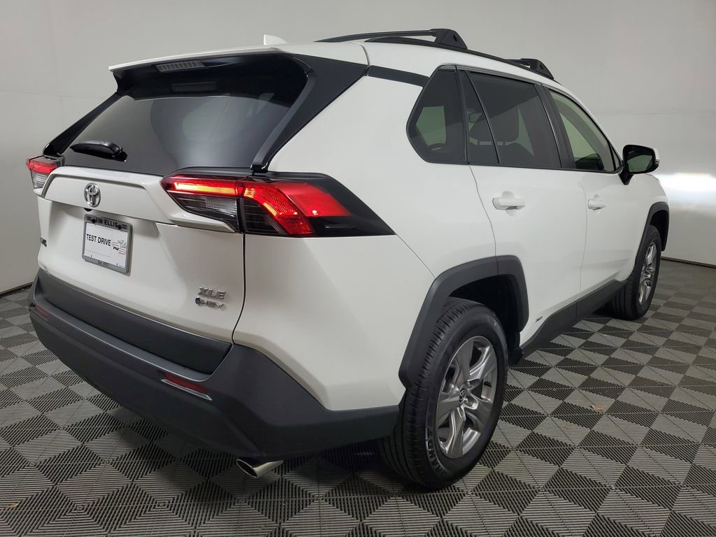 Used 2025 Toyota RAV4 XLE image 6