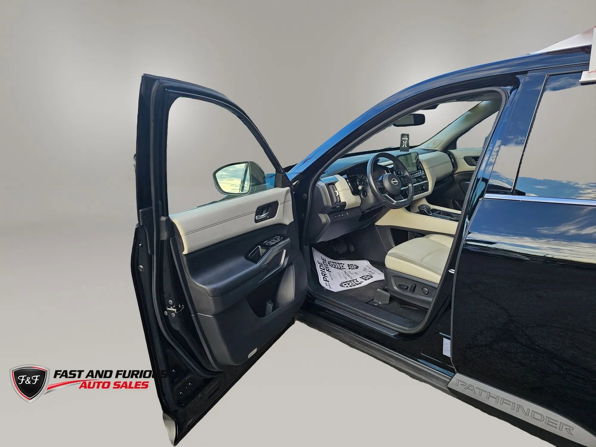 Used 2022 Nissan Pathfinder SL w/ SL Premium Package AWD/4WD image 9