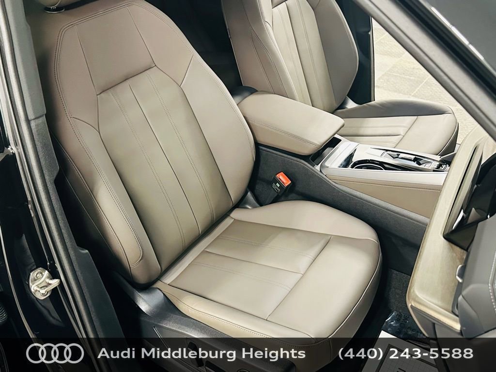 Certified 2025 Audi Q5 Premium w/ Convenience Package image 27