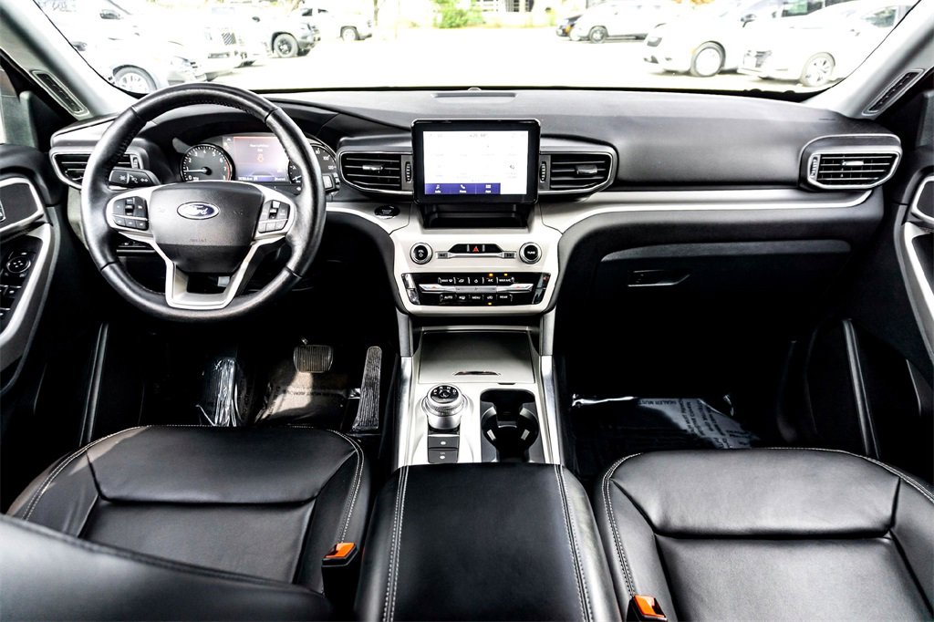 Used 2024 Ford Explorer XLT w/ Equipment Group 202A image 30