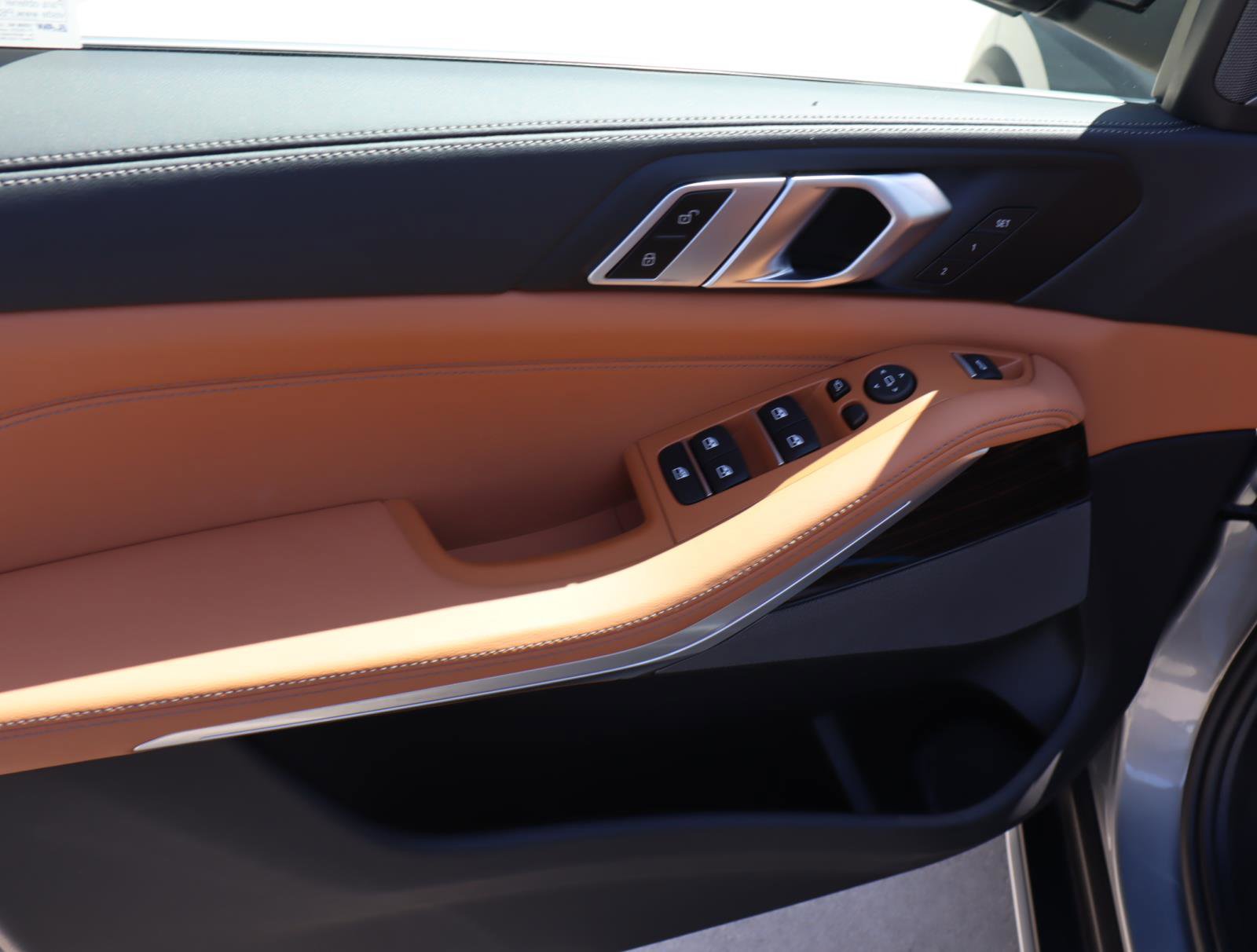 Used 2025 BMW X5 xDrive40i w/ Premium Package image 12