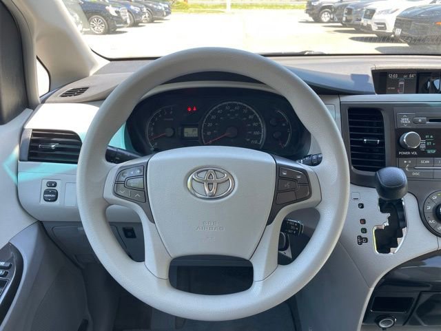 Used 2011 Toyota Sienna LE w/ Towing Pkg FWD image 20