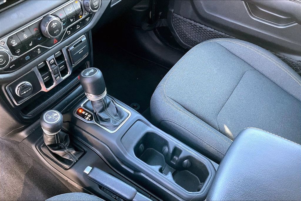 Certified 2025 Jeep Wrangler Unlimited Sahara w/ Safety Group AWD/4WD image 11