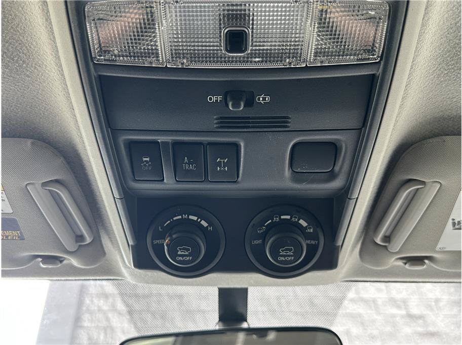 Used 2018 Toyota 4Runner TRD Off-Road AWD/4WD image 24