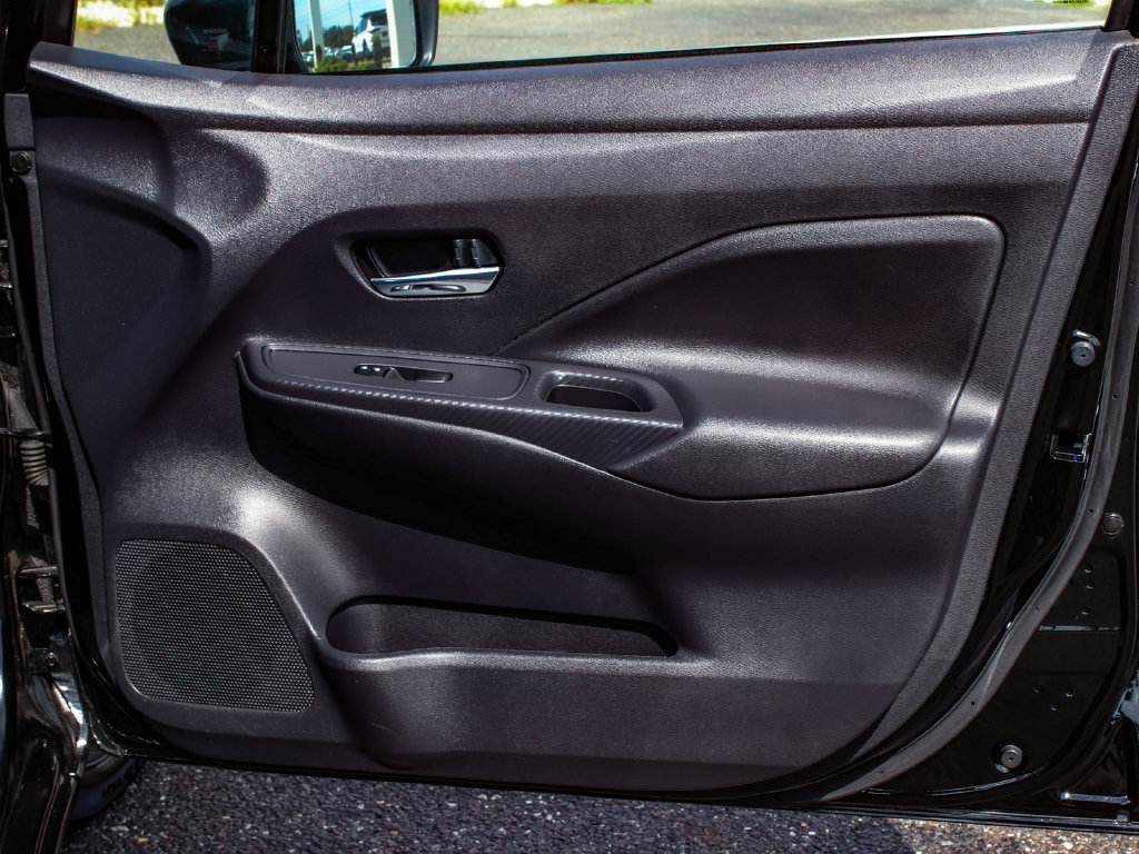 Used 2025 Nissan Versa SV FWD image 13