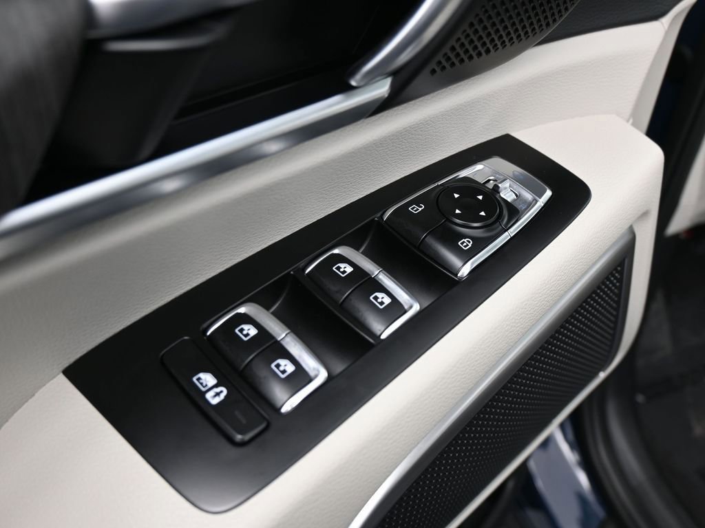 Used 2025 Kia Telluride EX w/ EX Captain's Chair Package image 29