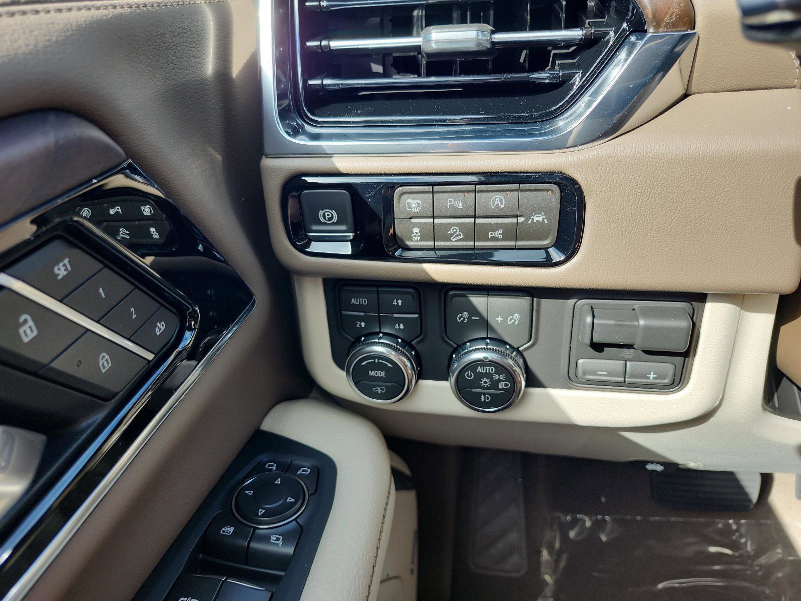 New 2026 GMC Yukon Denali image 18