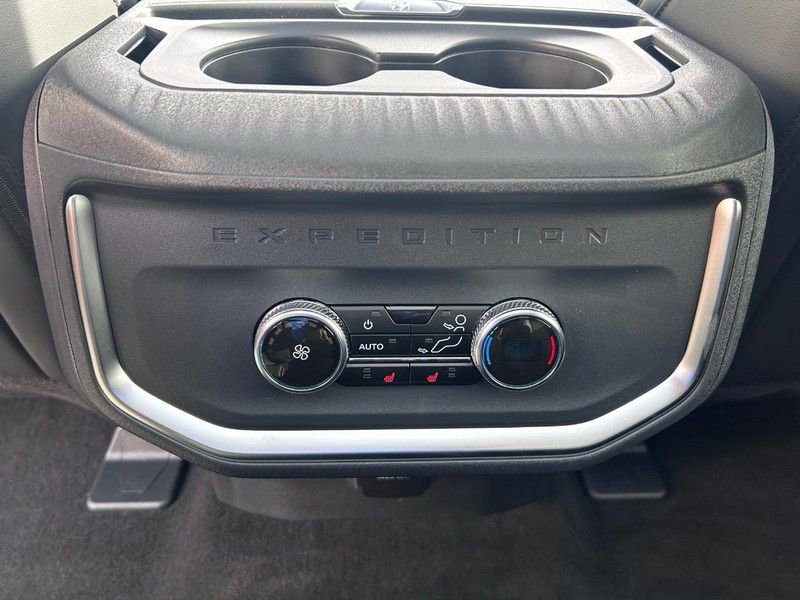 New 2025 Ford Expedition Max Platinum image 13