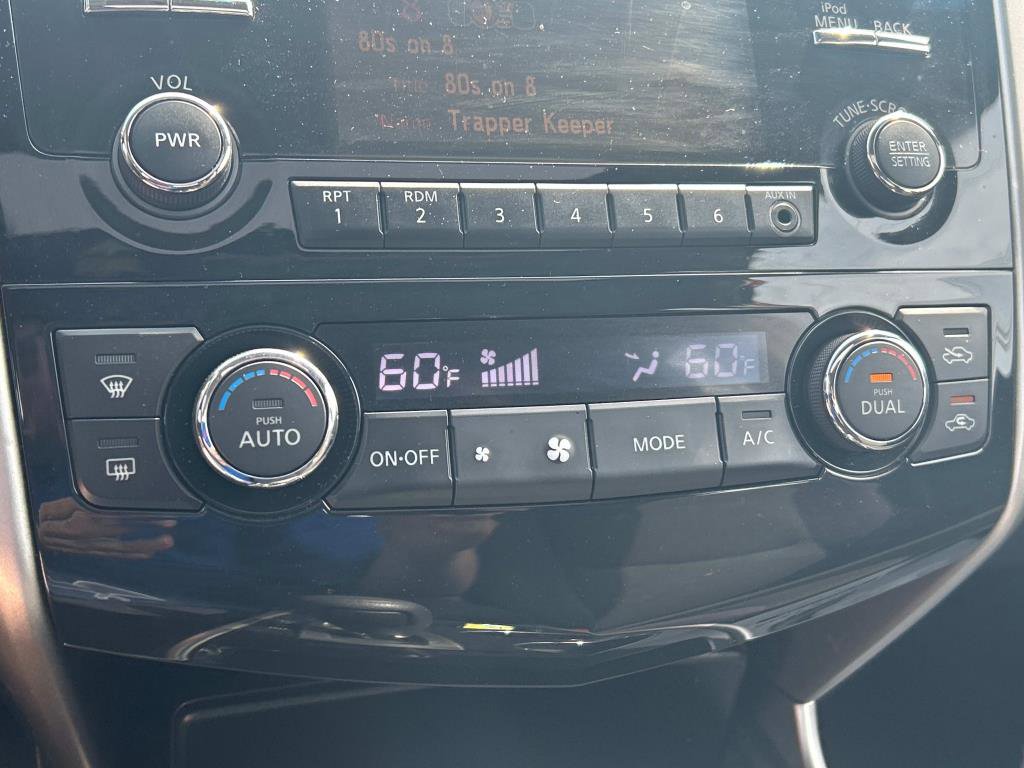 Used 2013 Nissan Altima 3.5 SV image 28