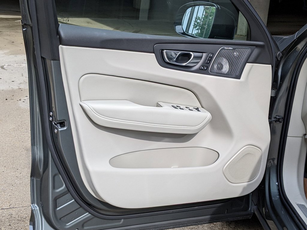 New 2026 Volvo XC60 T8 Ultra image 9