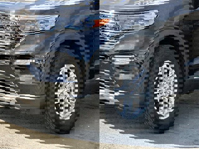 Certified 2023 Ford Explorer XLT w/ Equipment Group 202A image 5