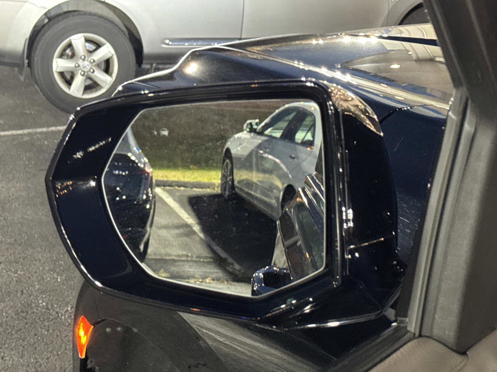 Used 2021 GMC Yukon XL Denali image 27