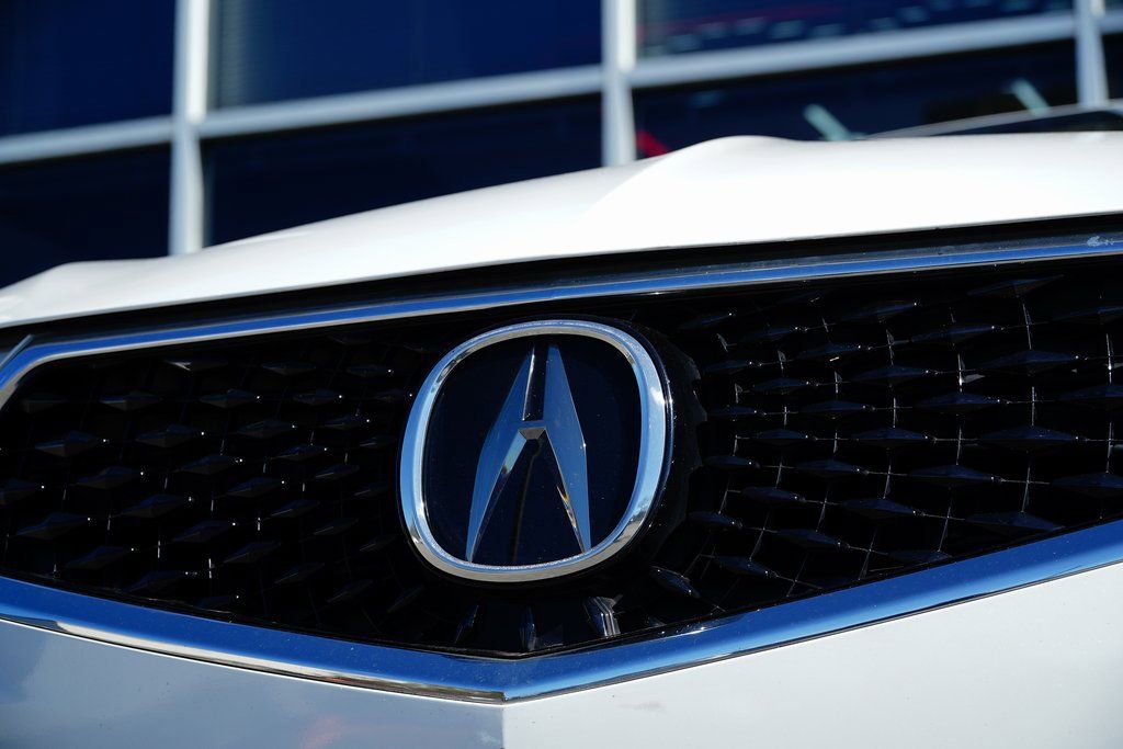 Used 2018 Acura TLX w/ Technology Package FWD image 4