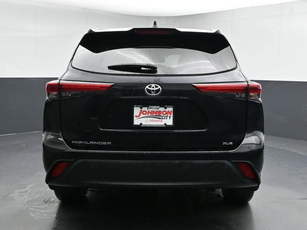 Used 2023 Toyota Highlander XLE image 8