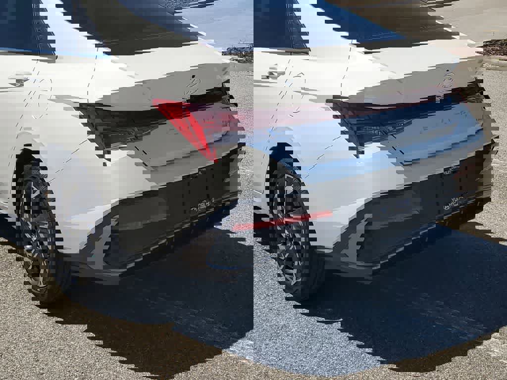 New 2026 Hyundai Elantra Limited image 8