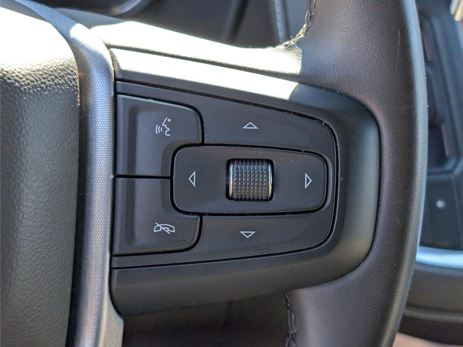 Used 2024 GMC Yukon SLT AWD/4WD image 26