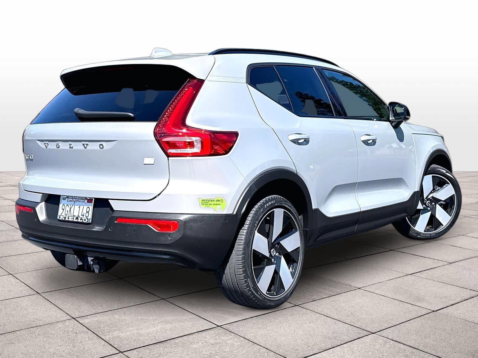 Used 2023 Volvo XC40 Recharge Ultimate AWD/4WD image 16