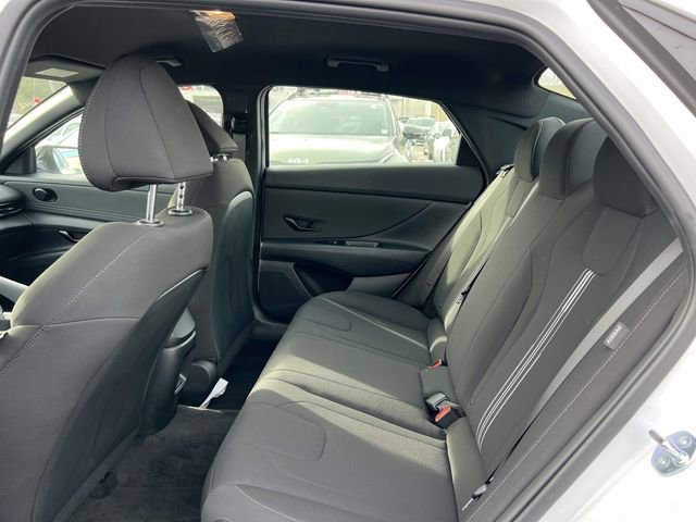 Certified 2025 Hyundai Elantra SEL image 10