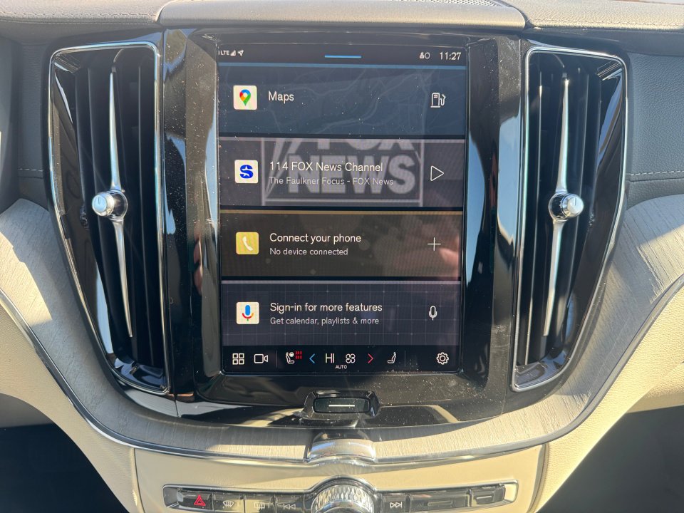 New 2025 Volvo XC60 B5 Ultra w/ Protection Package Premier image 17