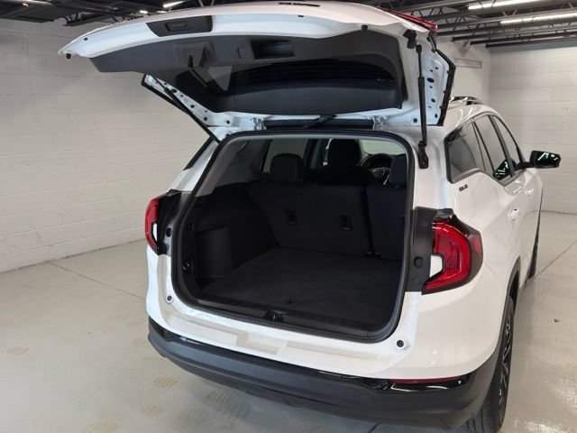 Used 2022 GMC Terrain SLE w/ Driver Convenience Package AWD/4WD image 19