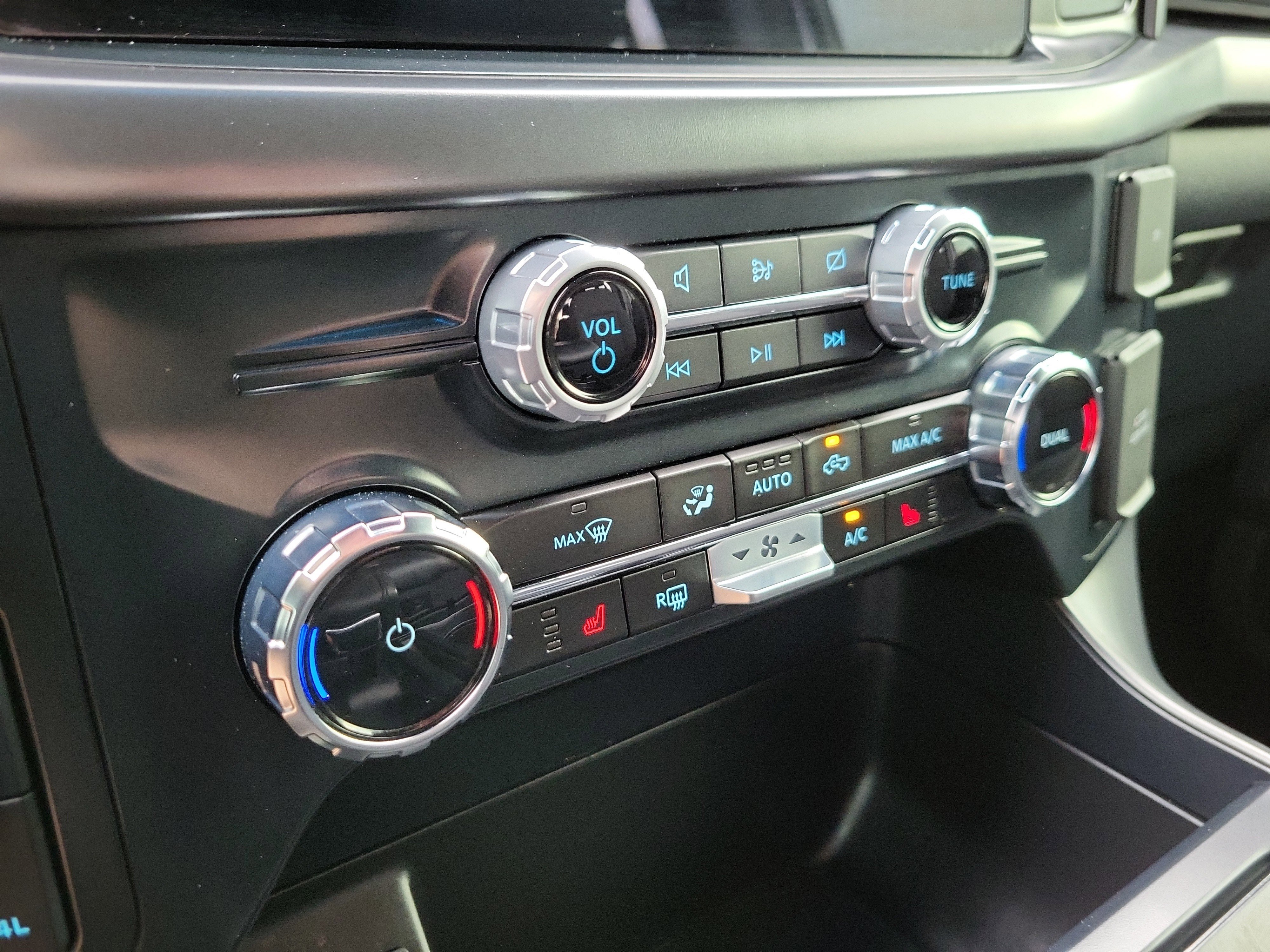 Used 2024 Ford F150 XLT w/ Equipment Group 302A MID image 23