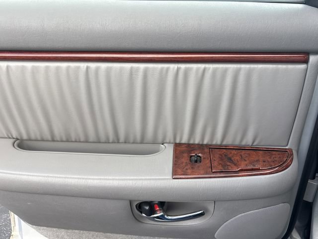 Used 1998 Buick Park Avenue Ultra image 12