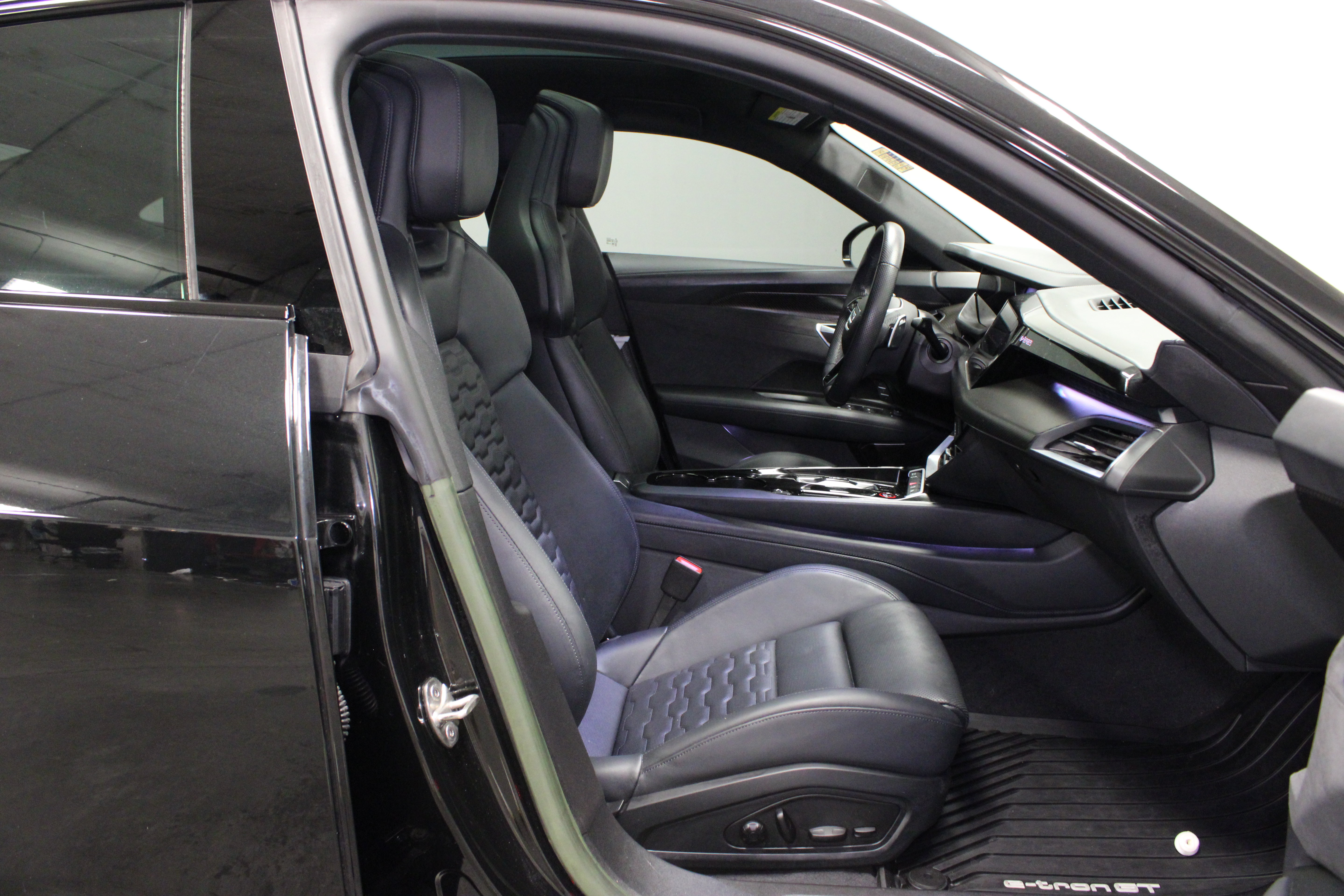 Used 2023 Audi e-tron GT Prestige w/ Prestige Package AWD/4WD image 14