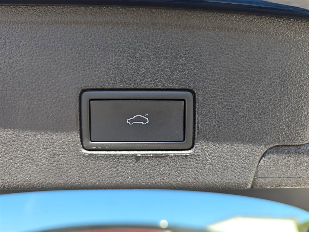 Used 2023 Volkswagen Atlas Cross Sport SE w/ Black Wheel Package image 33