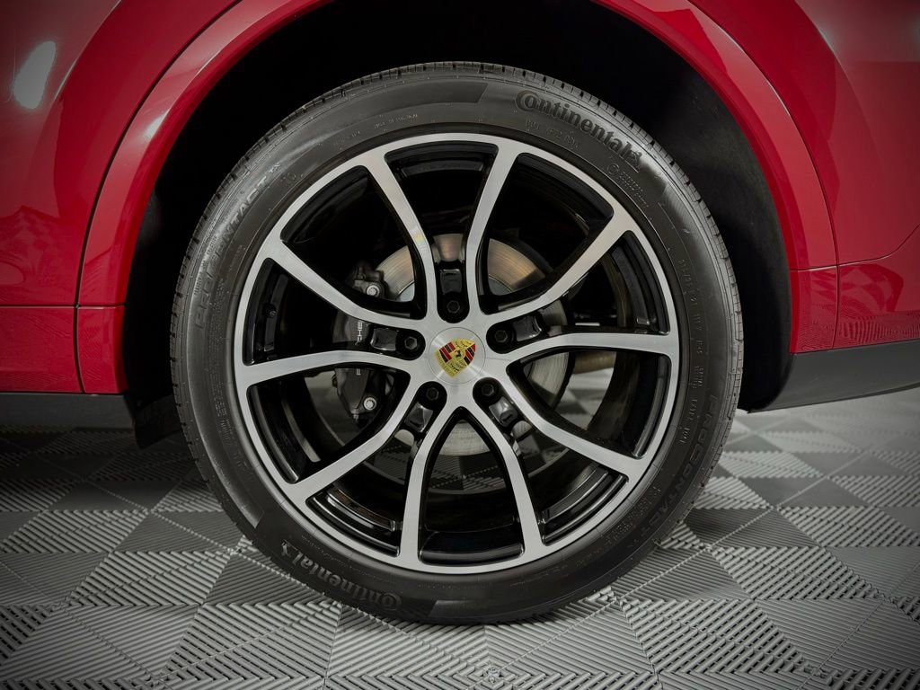 Certified 2023 Porsche Cayenne Coupe image 16