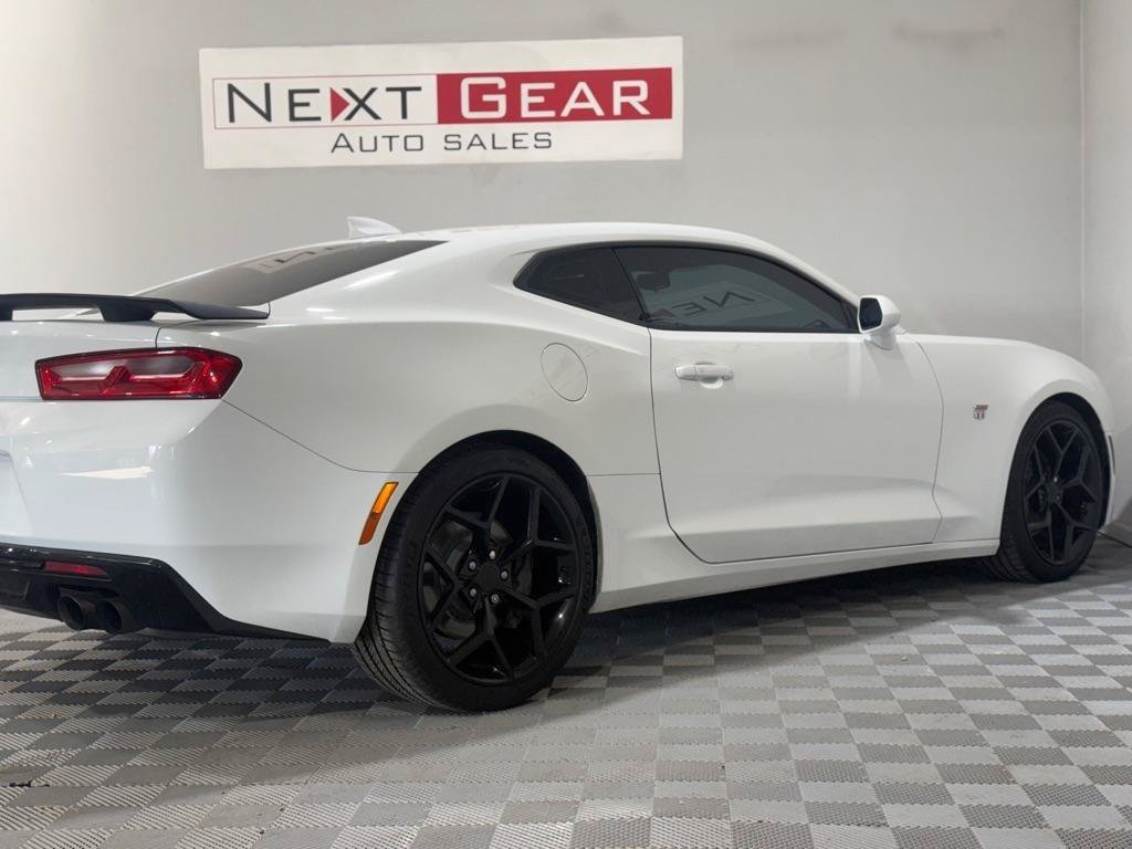 Used 2017 Chevrolet Camaro SS RWD image 9