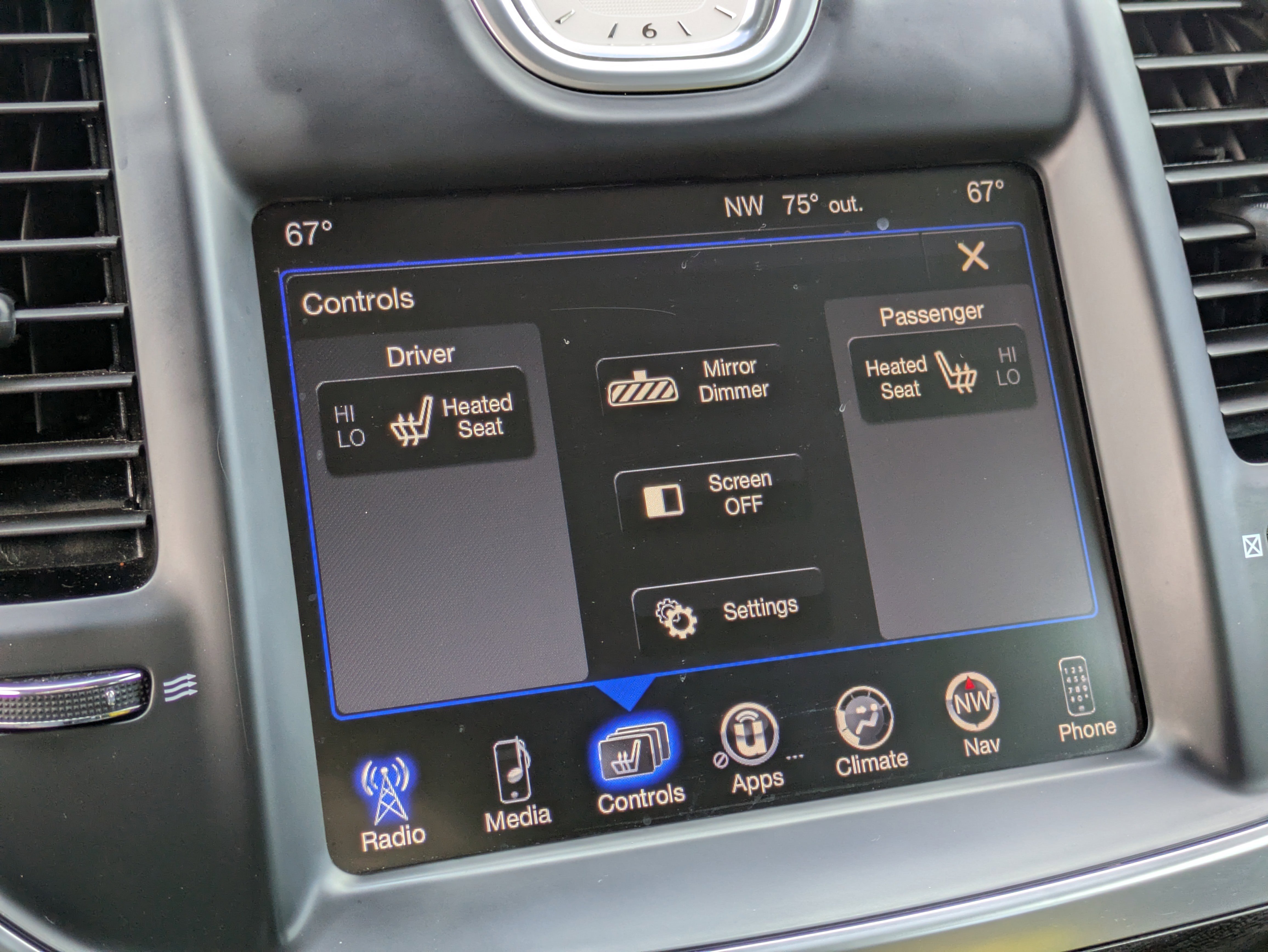 Used 2015 Chrysler 300 Limited image 30