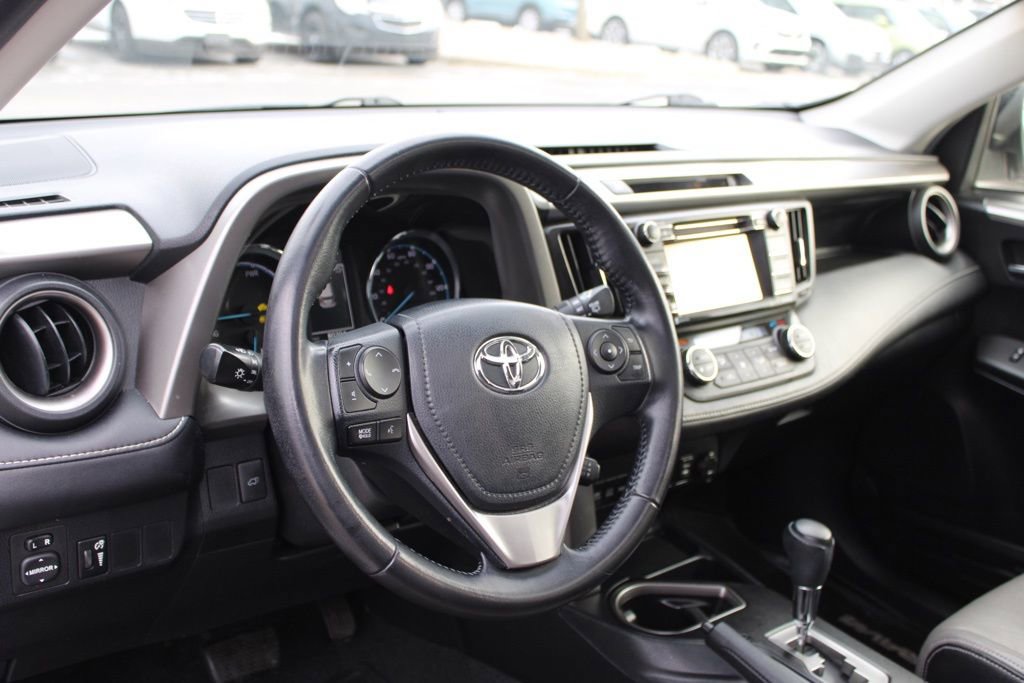 Used 2016 Toyota RAV4 XLE image 19