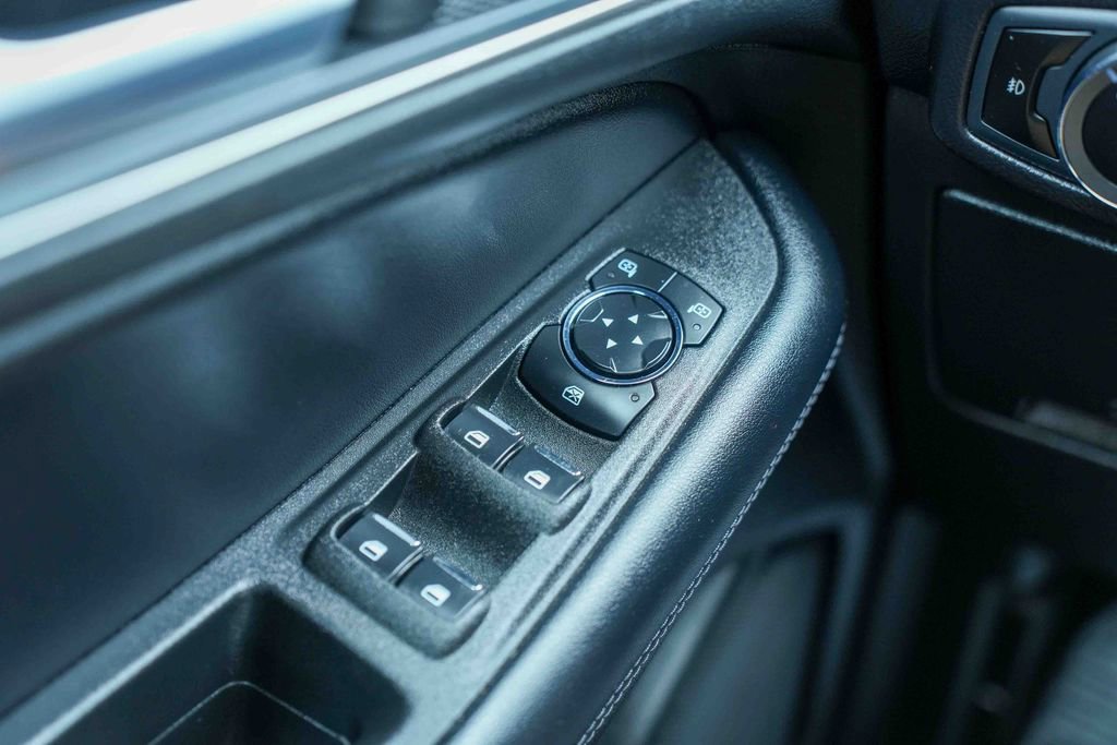 Used 2023 Ford Edge SEL w/ Convenience Package image 31